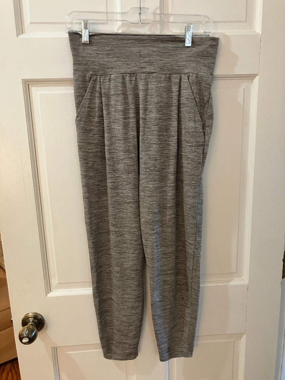 Vuori Lux Harem Jogger Pants in Heather Gray